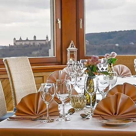 Steinburg Hotel 4*